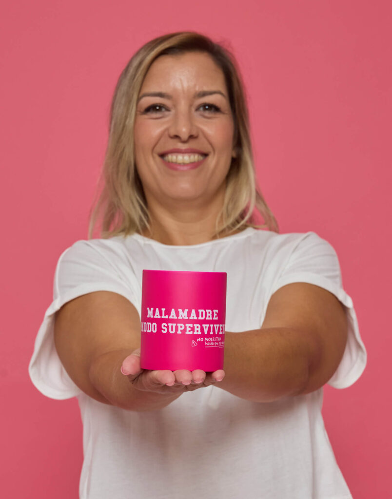 Taza rosa Malamadre en modo supervivencia