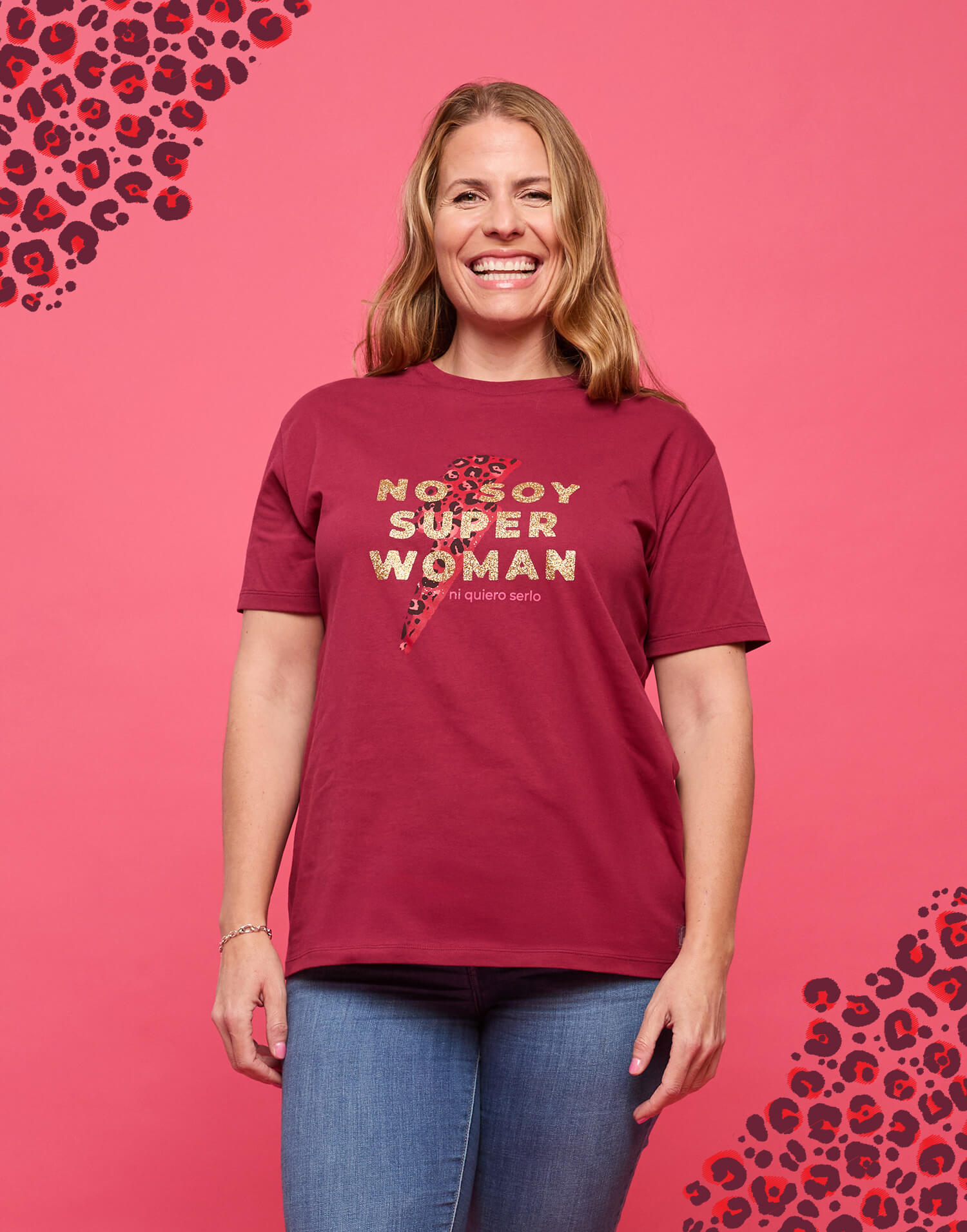 Camiseta burdeos no soy superwoman