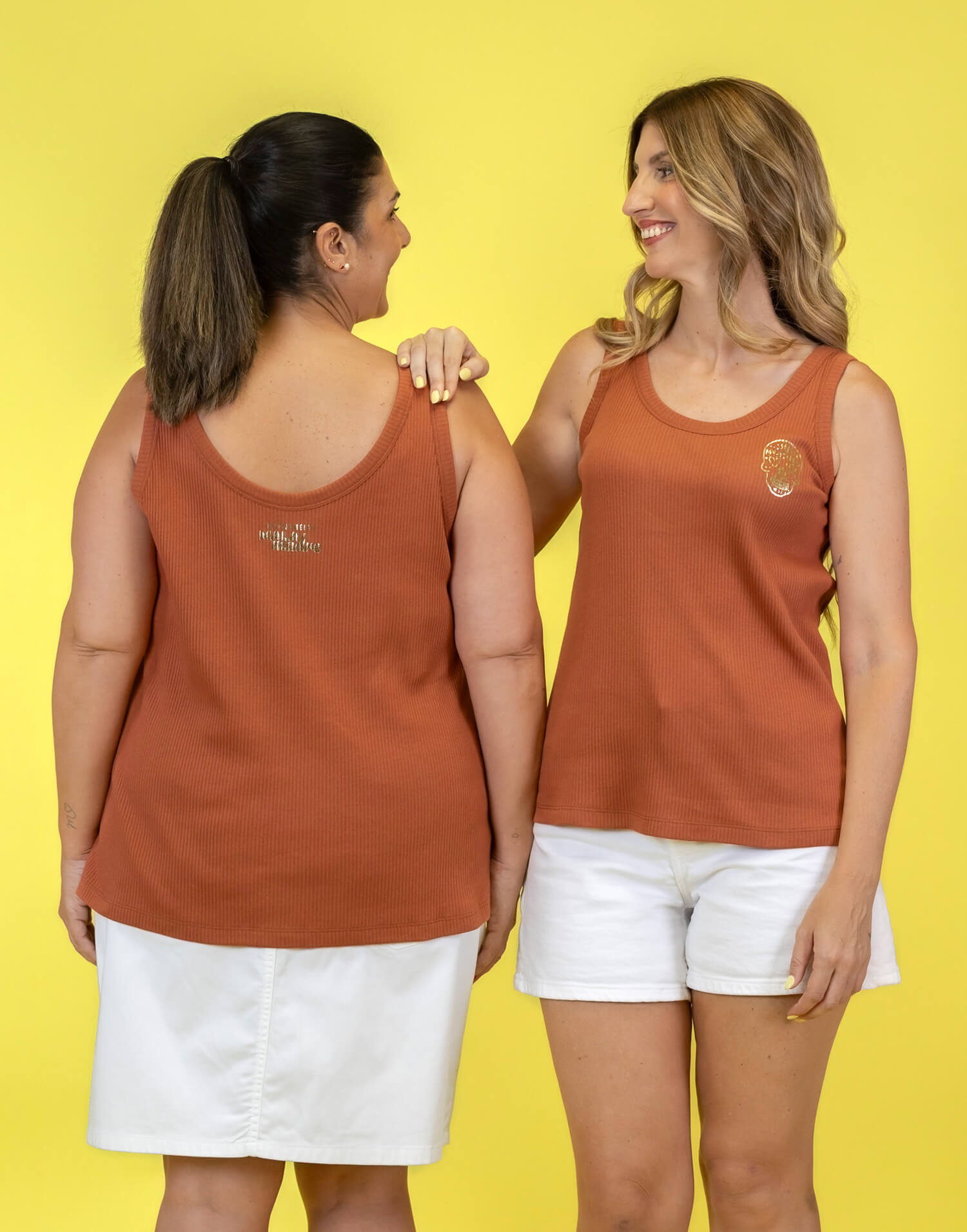 Camiseta de tirantes marrón calavera